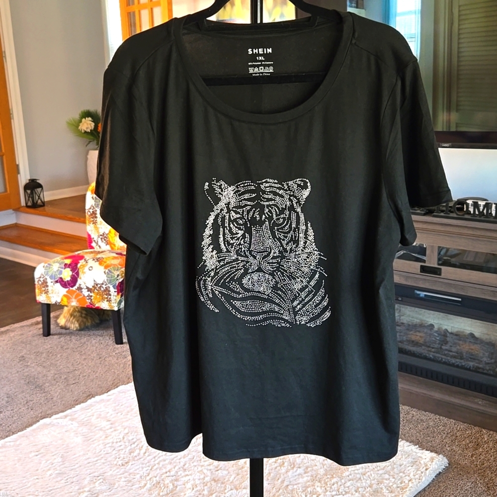 Women's,Black Short Sleeve Shirt With Rhinestones Tiger 🖤SIZE 1X
